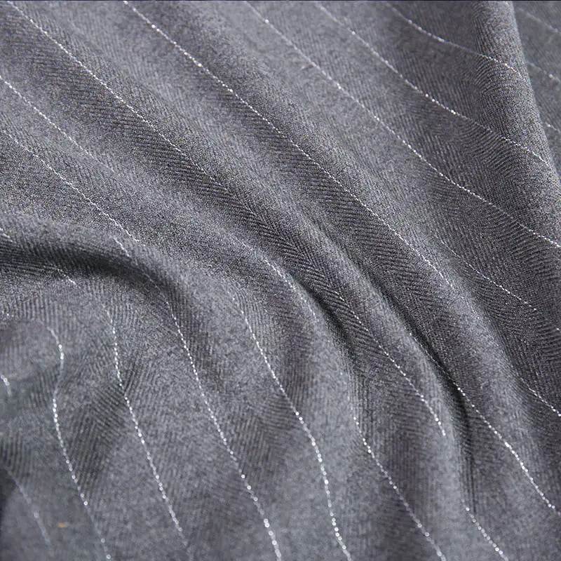 Tejido de traje de licra, rayón y poliéster con diseño de rayas teñidas con hilo